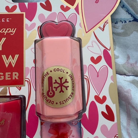 Dabney Lee Facial Ice Glow Massager - Picture 3 of 5